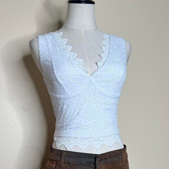 Vintage y2k white lace v neck tank top - Picture 6 of 6